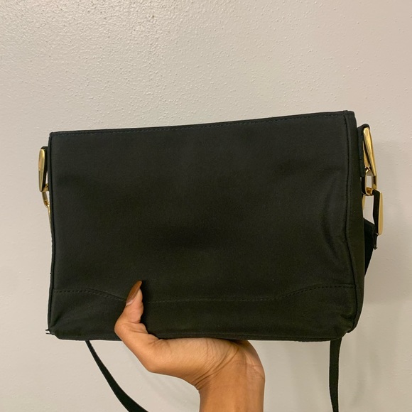 Simple Black Apostrophe Purse - Picture 1 of 9